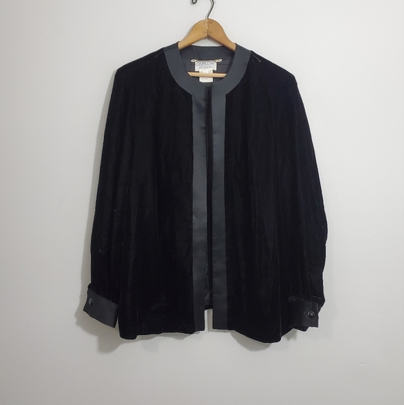Vintage Givenchy Black Velveteen Light Jacket - Picture 1 of 3